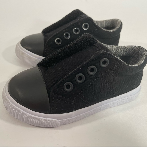 Toddler’s Size 6 Cat And Jack “Converse Style” Black Slip On Laceless Shoes - Picture 2 of 7
